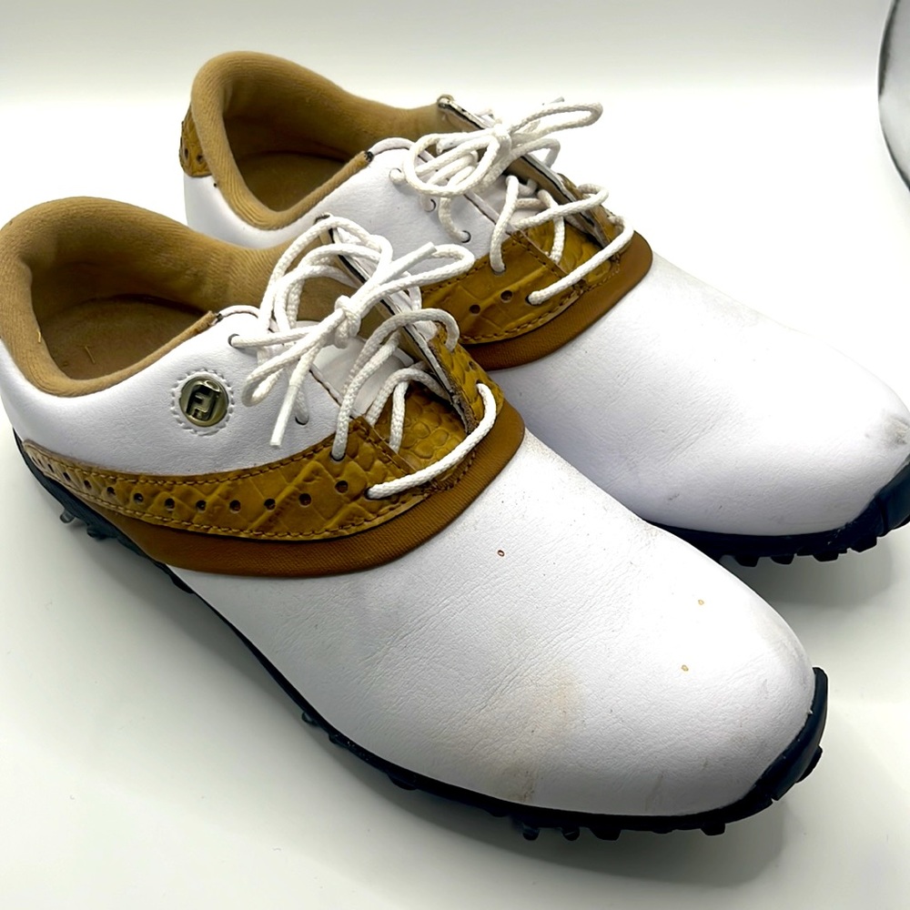 Golf shoes by foot joy 6 1/2 m great condition. Maybe worn twice